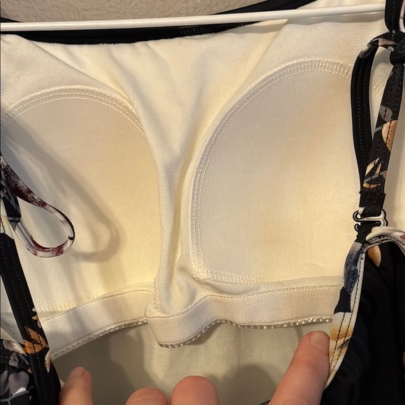 Divinitasole black floral off shoulder swim tank. - Picture 8 of 14